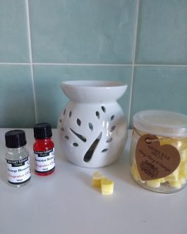 10 x 5 cm Tealight Oil Burner gift Set – 2 Fragrance oils & 60 Wax melts